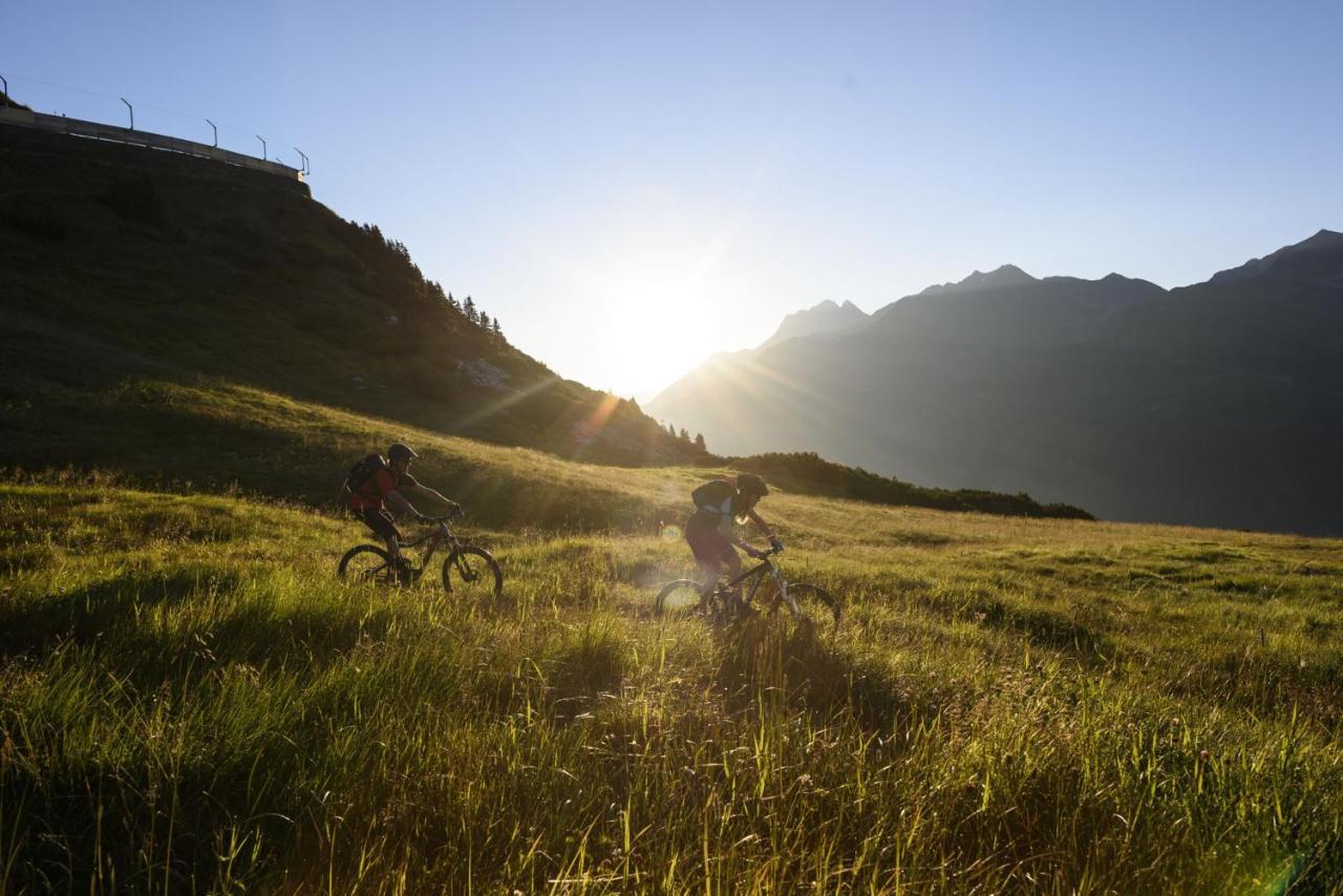 Hotel Arlmont 4 Stern Superior Sankt Anton am Arlberg Ngoại thất bức ảnh